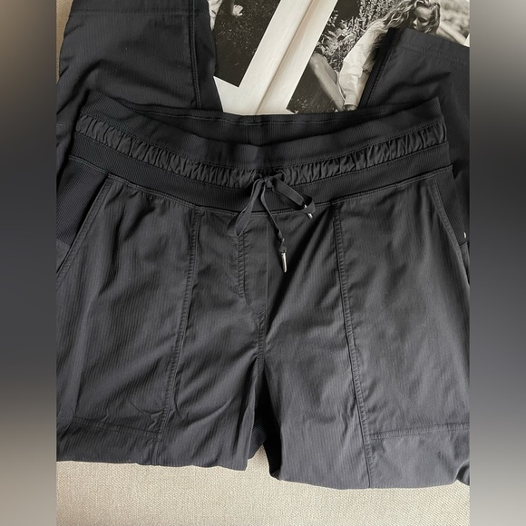 Lululemon Dance Studio Crop Pants Inseam 25” In Black Size 8 - Picture 6 of 16